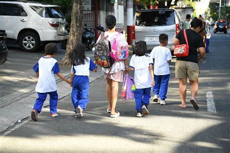 Walang Pasok: Class suspensions for April 25 due to hot weather.